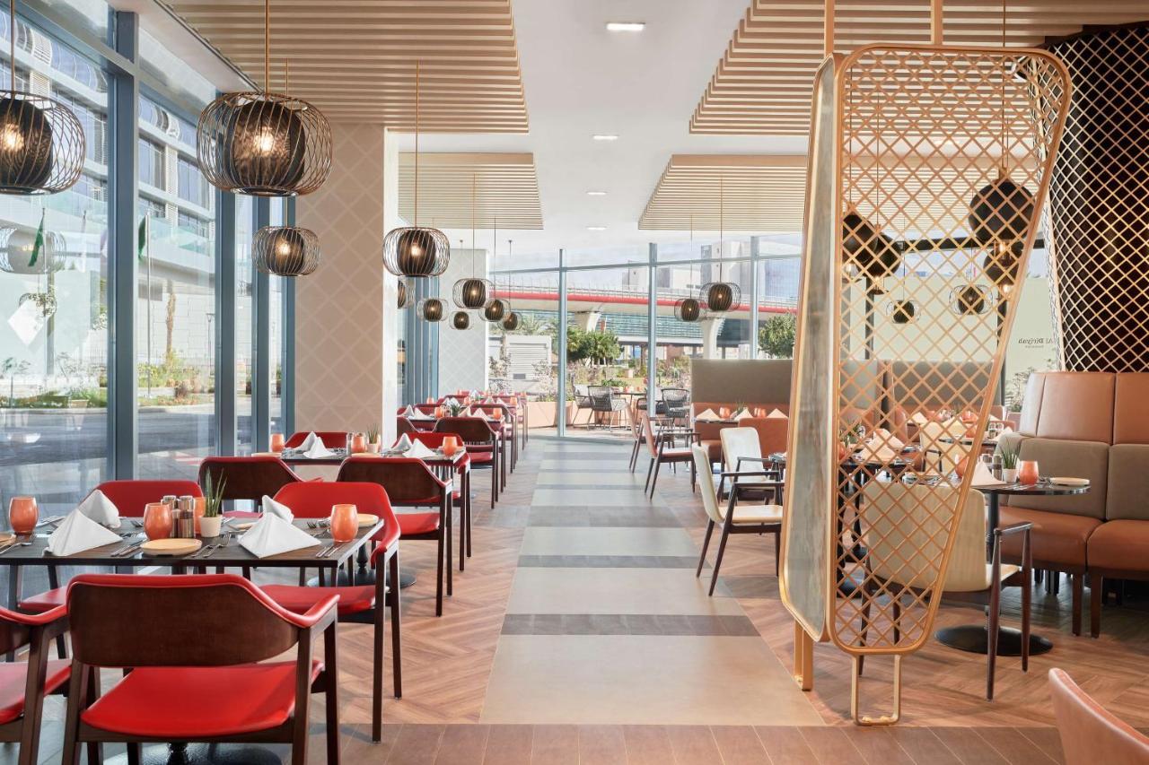 Radisson Blu Hotel Riyadh Convention And Exhibition Center Exterior foto The restaurant