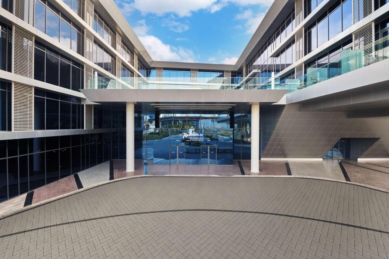 Radisson Blu Hotel Riyadh Convention And Exhibition Center Exterior foto The new building of the University of Patras